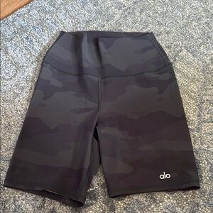 ALO Yoga Black Camo Bike Shorts